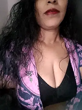 Deepa Sharma143 online show from 3, 12, 2025