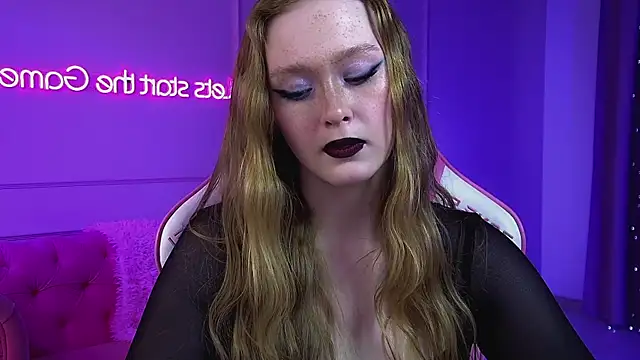 AgataFoxley online show from 5, 5, 2026