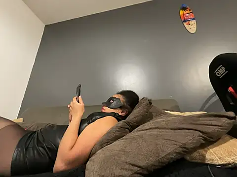 MILF Stephanie online show from 22, 11, 2025