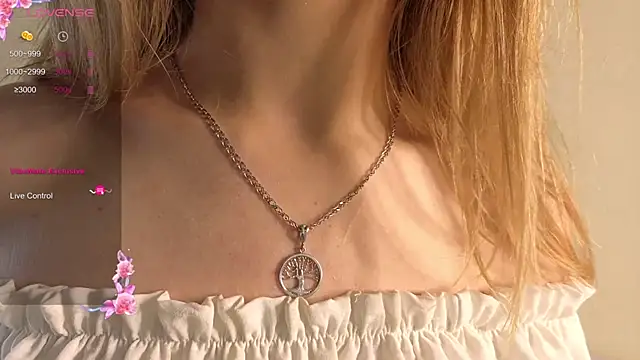 Snapshot of Sue_Sanders chatting on 19, 9, 2025 Sue Sanders online show from 19, 9, 2025