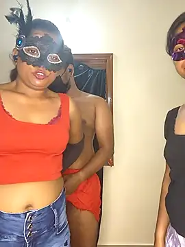 Family02 online show from 4, 10, 2025