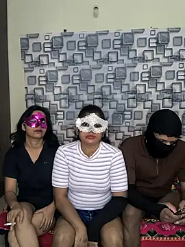 Family02 online show from 17, 12, 2025