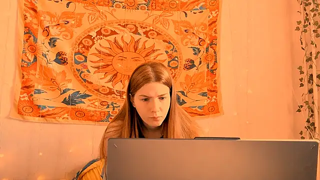 AliceCUNTach online show from 8, 4, 2026