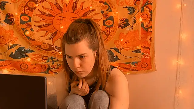 AliceCUNTach online show from 29, 4, 2026