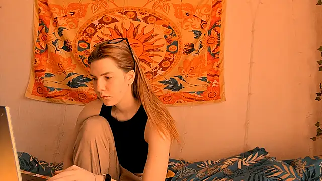 Snapshot of AliceCUNTach chatting on 6, 5, 2026 AliceCUNTach online show from 6, 5, 2026