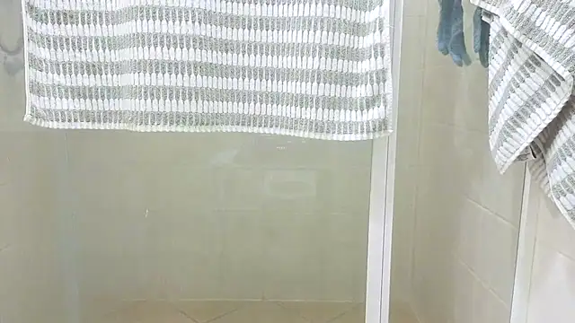 aussiepeaches online show from 1, 10, 2025