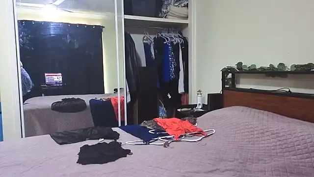 aussiepeaches online show from 23, 11, 2025