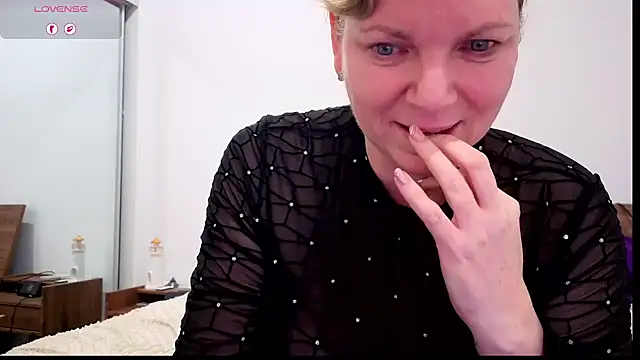 aussiepeaches online show from 1, 7, 2026
