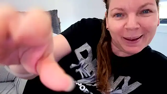 aussiepeaches online show from 28, 7, 2026