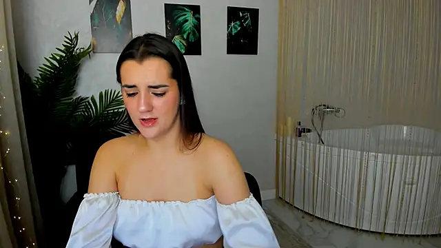 Snapshot of mintydaze chatting on 6, 10, 2025 mintydaze online show from 6, 10, 2025