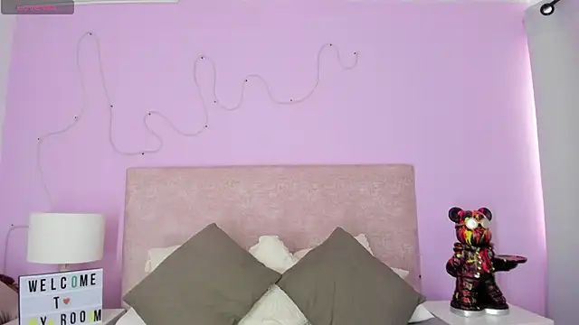 Snapshot of EmaRae1499 chatting on 25, 9, 2025 EmaRae1499 online show from 25, 9, 2025