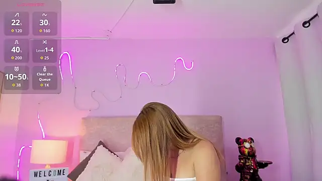 Snapshot of EmaRae1499 chatting on 10, 10, 2025 EmaRae1499 online show from 10, 10, 2025