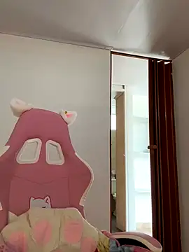 Snapshot of Angeldusttt chatting on 23, 10, 2025 Angeldusttt online show from 23, 10, 2025