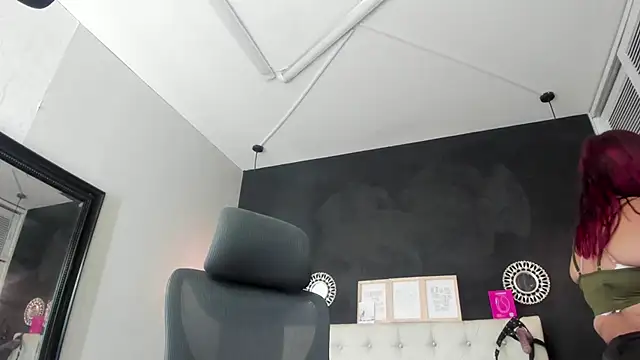 Eva hot 1 online show from 4, 12, 2025