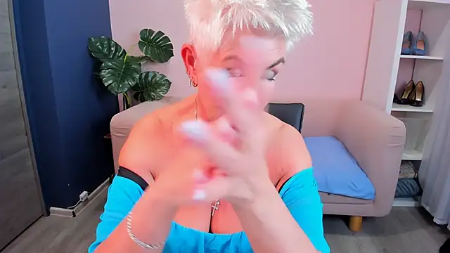 HotandMature online show from 18, 3, 2025