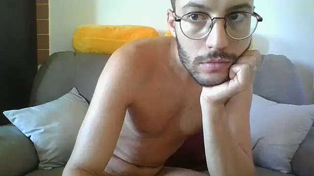 Amicisegreti online show from 18, 9, 2025