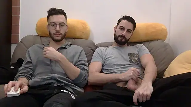 Amicisegreti online show from 19, 12, 2025