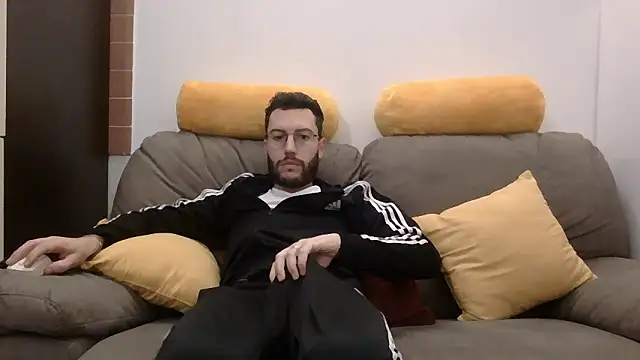 Amicisegreti online show from 10, 1, 2026