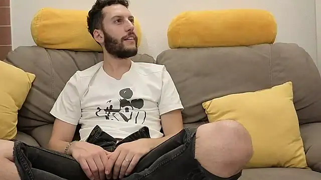 Amicisegreti online show from 27, 4, 2026