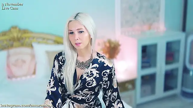 Snapshot of Amoramias chatting on 3, 11, 2025 Amoramias online show from 3, 11, 2025