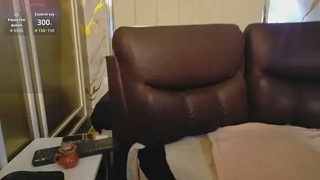 Olivia11  online show from 17, 4, 2026