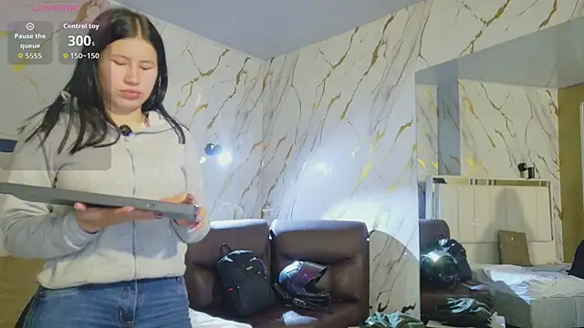 Olivia11  online show from 23, 4, 2026