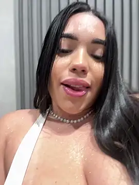 Snapshot of SofiaWildee chatting on 11, 6, 2026 SofiaWildee online show from 11, 6, 2026