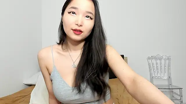 Soyun Mia online show from 8, 4, 2026