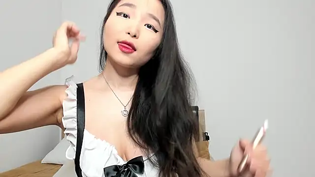 Soyun Mia online show from 27, 4, 2026