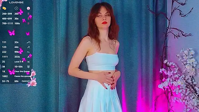 Snapshot of LisaDrake chatting on 22, 9, 2025 LisaDrake online show from 22, 9, 2025