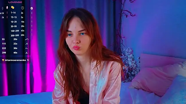 Snapshot of LisaDrake chatting on 30, 9, 2025 LisaDrake online show from 30, 9, 2025