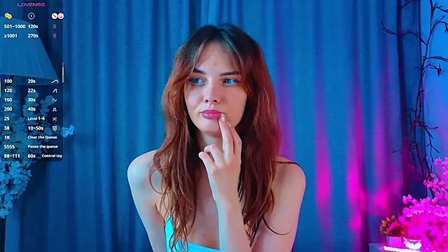 Snapshot of LisaDrake chatting on 6, 10, 2025 LisaDrake online show from 6, 10, 2025