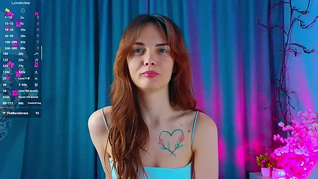 Snapshot of LisaDrake chatting on 9, 10, 2025 LisaDrake online show from 9, 10, 2025