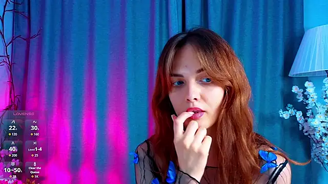 Snapshot of LisaDrake chatting on 12, 10, 2025 LisaDrake online show from 12, 10, 2025