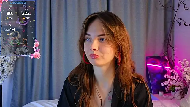 Snapshot of LisaDrake chatting on 20, 10, 2025 LisaDrake online show from 20, 10, 2025