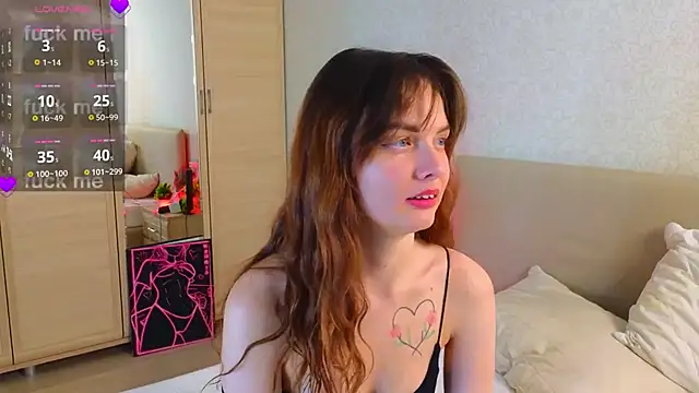 Snapshot of LisaDrake chatting on 16, 11, 2025 LisaDrake online show from 16, 11, 2025