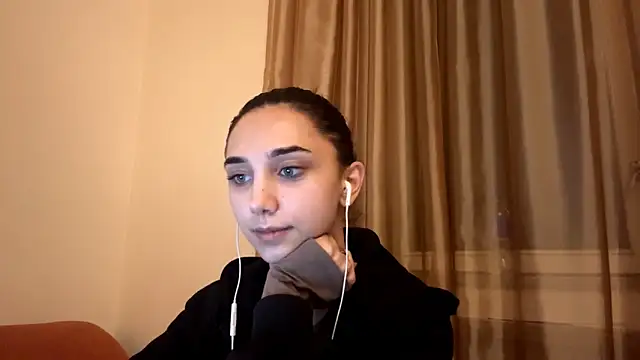 LinaMour online show from 5, 10, 2025