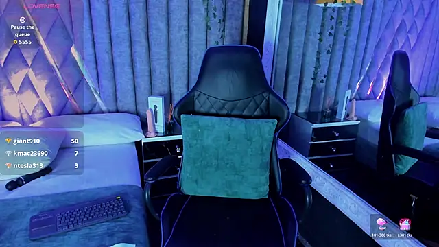 SkylerBloomm online show from 6, 4, 2026