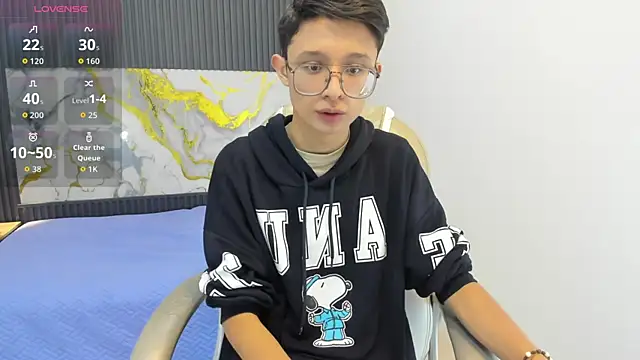 SantiagoRusso18 online show from 29, 9, 2025