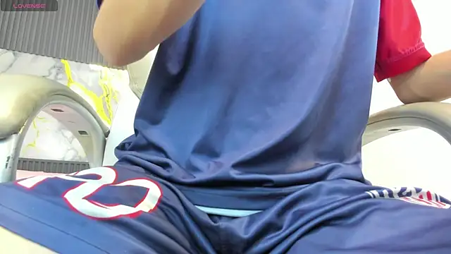 SantiagoRusso18 online show from 5, 11, 2025