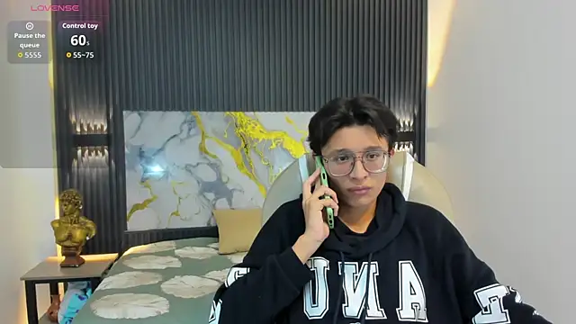 SantiagoRusso18 online show from 21, 11, 2025