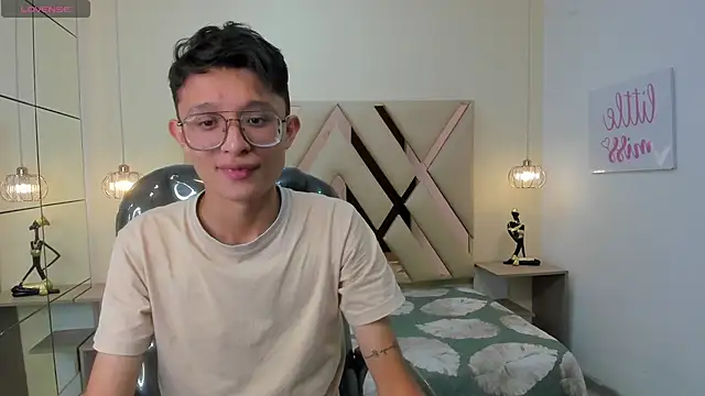 SantiagoRusso18 online show from 14, 12, 2025