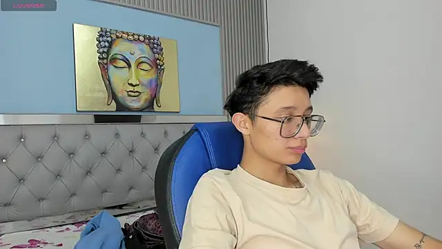 SantiagoRusso18 online show from 22, 4, 2026