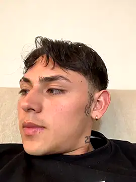 Vittorio 19 online show from 12, 9, 2025