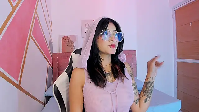 Lucy boobss online show from 14, 2, 2026