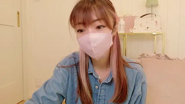 Snapshot of SUZU_1201 chatting on 11, 10, 2025 SUZU 1201 online show from 11, 10, 2025