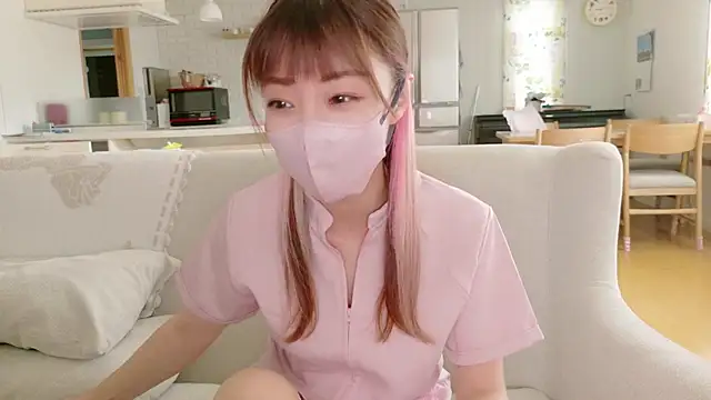 Snapshot of SUZU_1201 chatting on 16, 10, 2025 SUZU 1201 online show from 16, 10, 2025