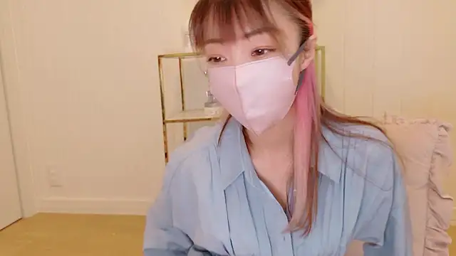 Snapshot of SUZU_1201 chatting on 18, 10, 2025 SUZU 1201 online show from 18, 10, 2025