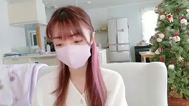 Snapshot of SUZU_1201 chatting on 15, 12, 2025 SUZU 1201 online show from 15, 12, 2025