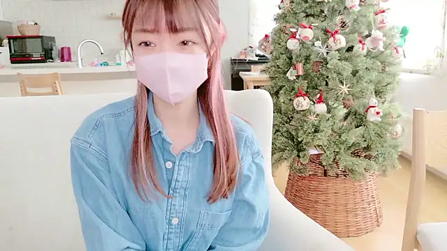 Snapshot of SUZU_1201 chatting on 17, 12, 2025 SUZU 1201 online show from 17, 12, 2025